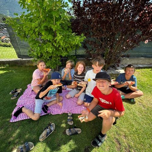 Wasserspaß und Pizza-Party